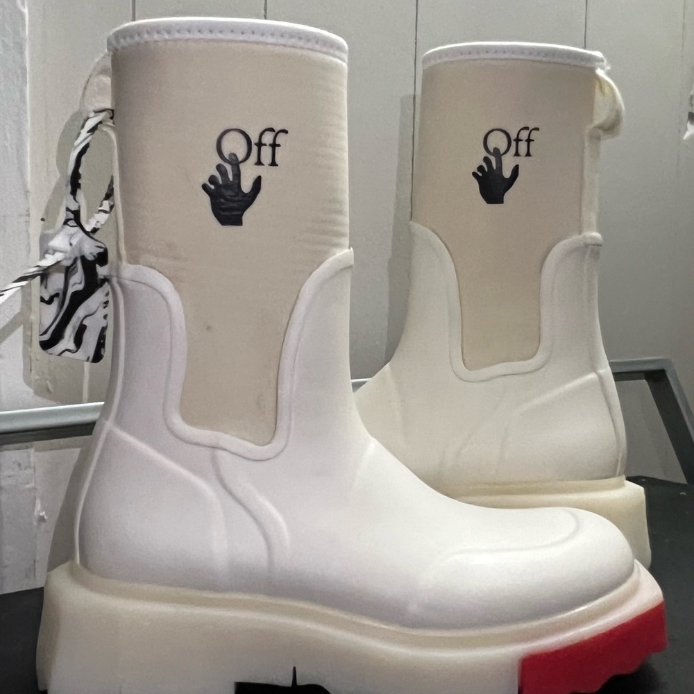 Off-White Women's Ankle Boots - White and Red
